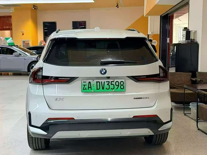 Фото 3 - BMW iX1