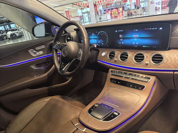 Photo 9 - Mercedes-Benz E-Class Hybrid