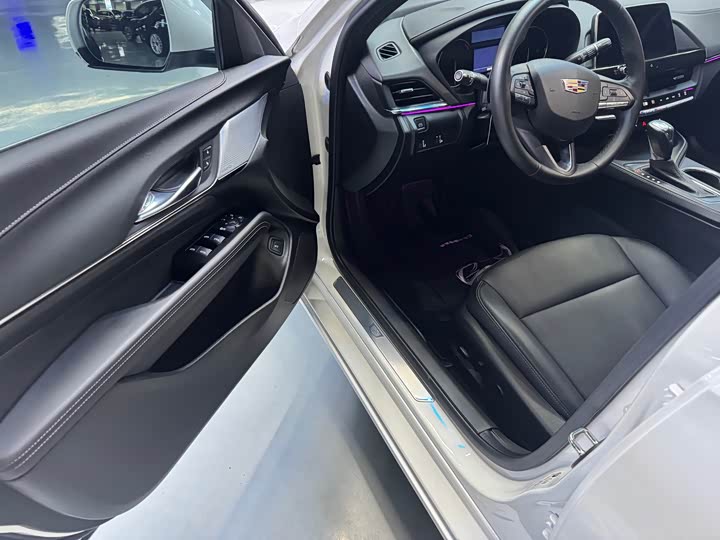 Photo 4 - Cadillac CT4