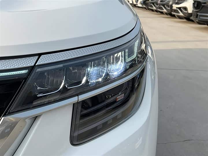 Фото 4 - Kia KX3