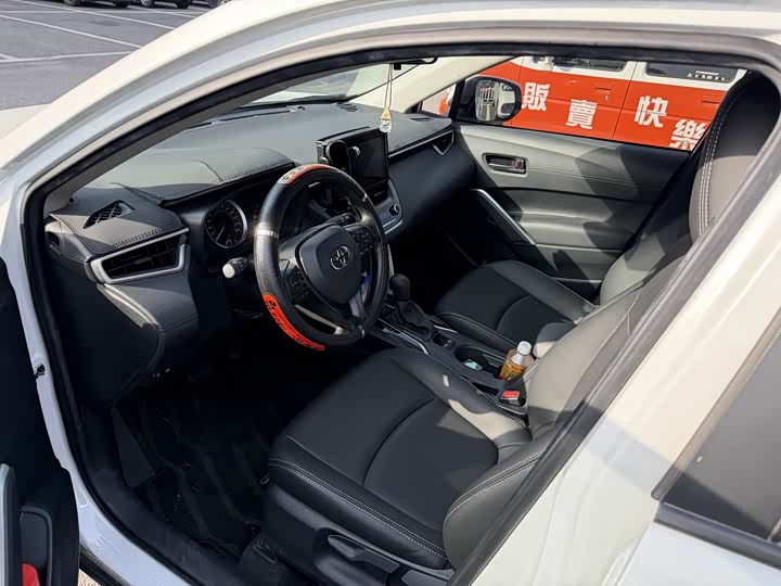 Photo 7 - Toyota Corolla Cross