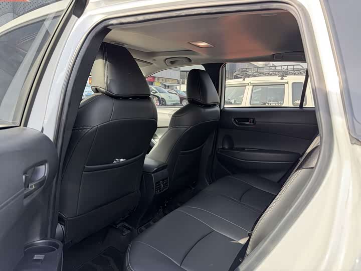 Photo 8 - Toyota Corolla Cross