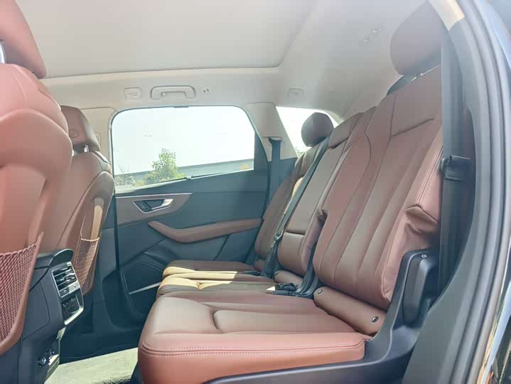 Фото 7 - Audi Q7