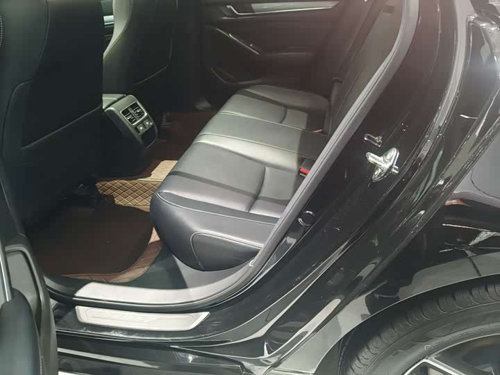 Фото 6 - Honda Inspire