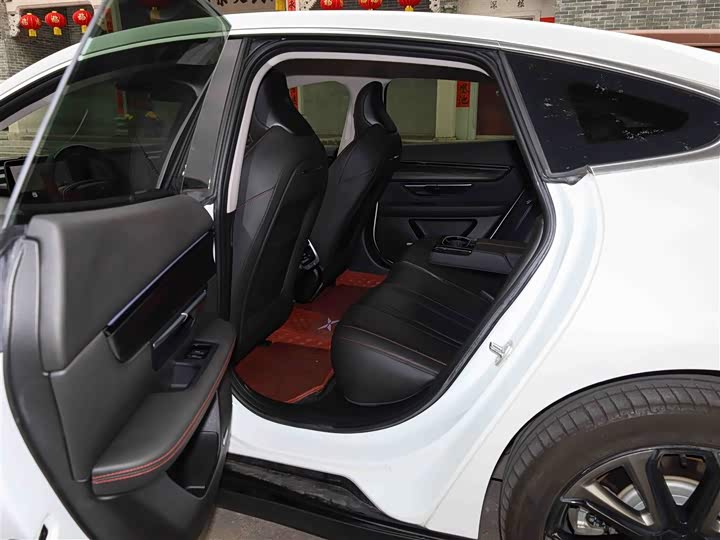 Фото 6 - XPeng P7