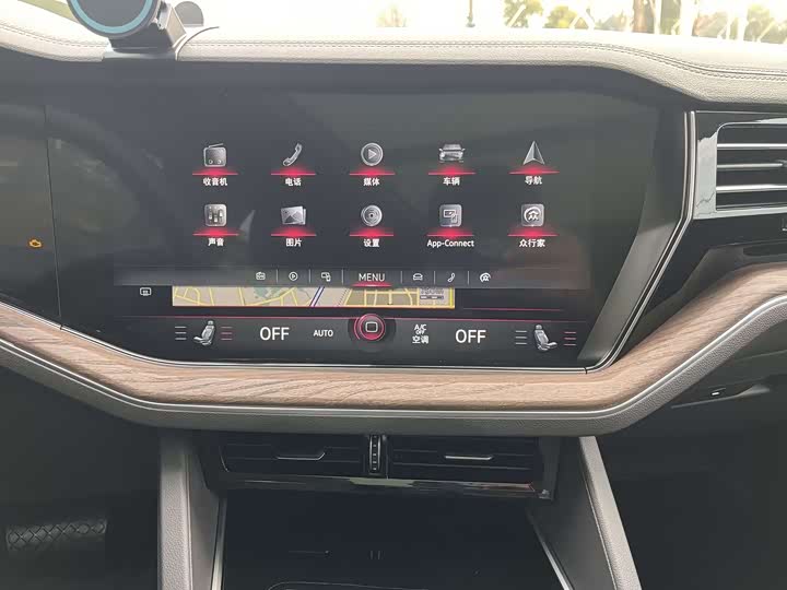 Фото 9 - Volkswagen Touareg