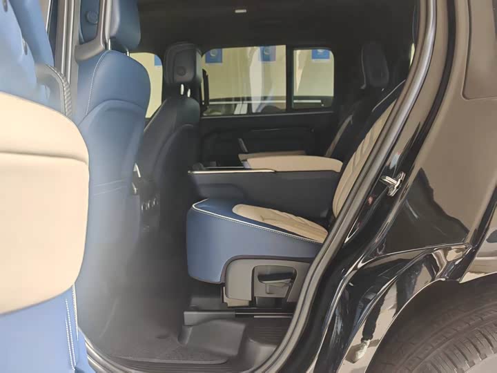 Фото 6 - Land Rover Defender