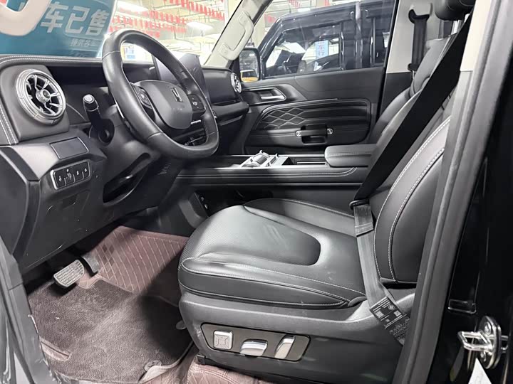 Фото 8 - Tank 300