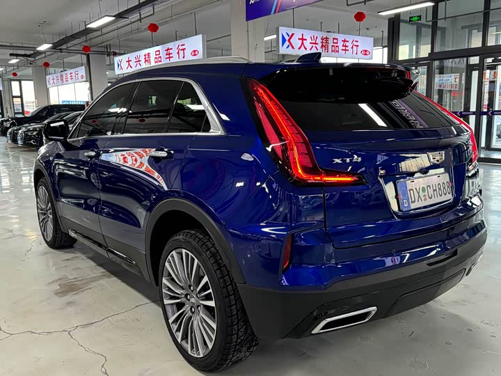 Фото 6 - Cadillac XT4