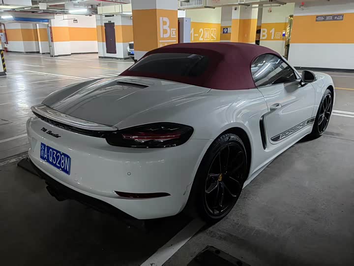 Фото 3 - Porsche 718