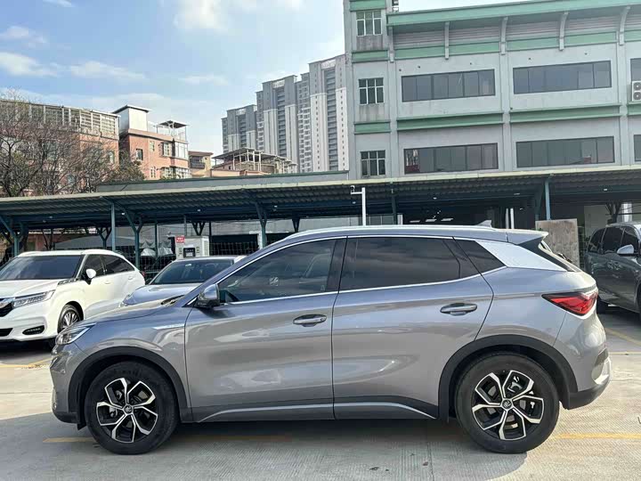 Фото 8 - BYD Yuan Plus