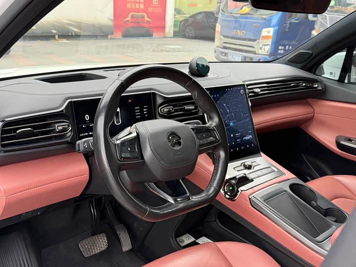 Фото 7 - Nio EC6