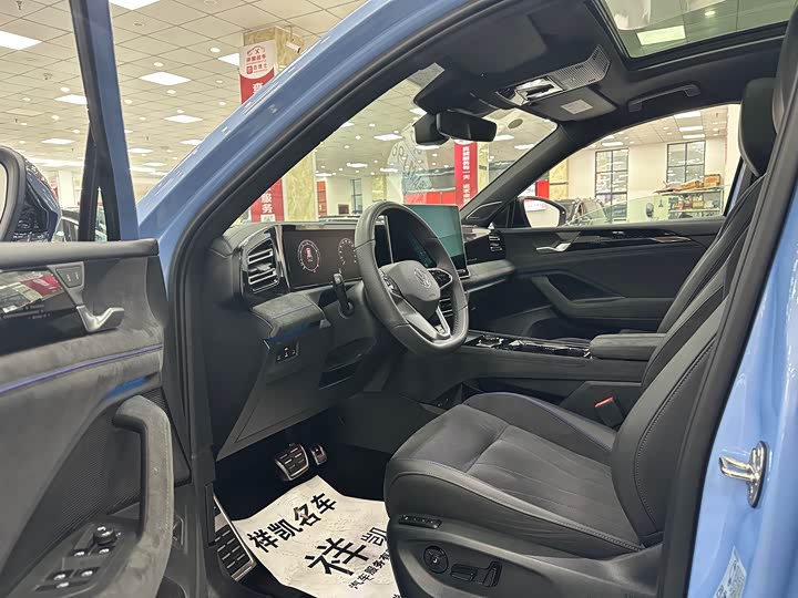 Фото 4 - Volkswagen Tiguan L Pro