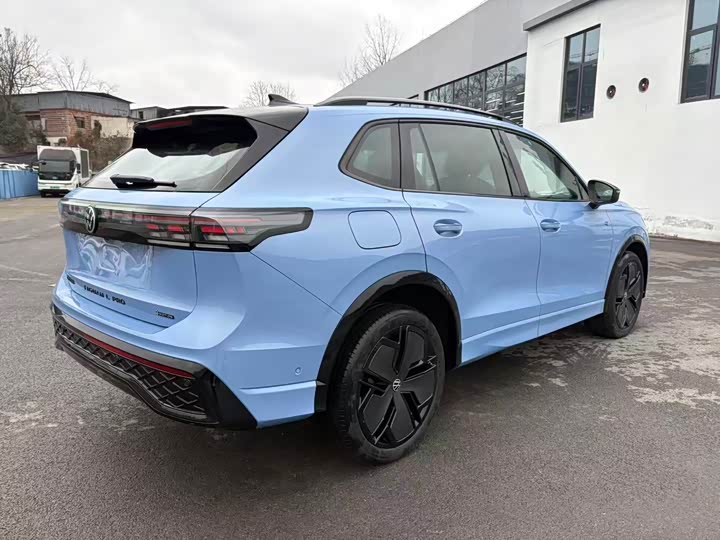 Фото 9 - Volkswagen Tiguan L Pro