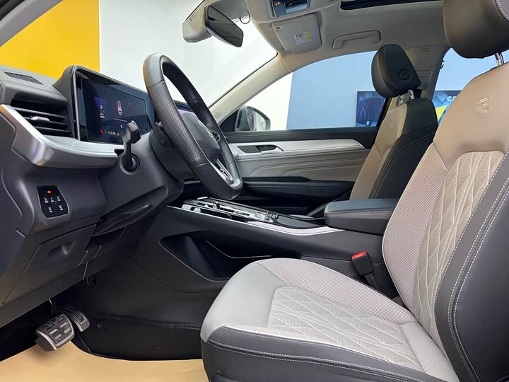 Фото 3 - Volkswagen Tavendor