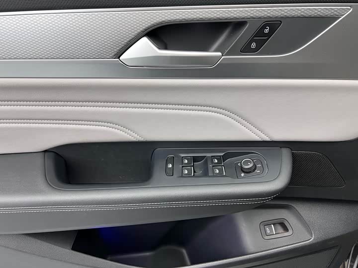 Фото 5 - Volkswagen Tavendor