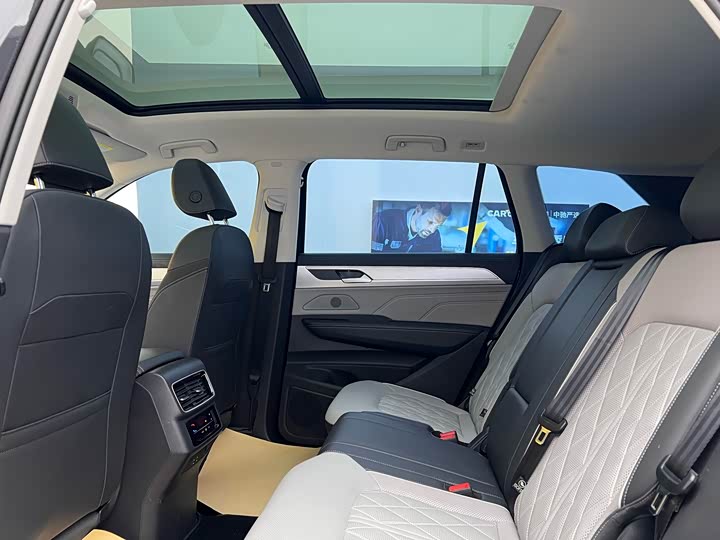 Фото 8 - Volkswagen Tavendor