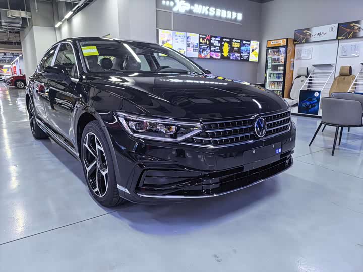 Фото 1 - Volkswagen Magotan