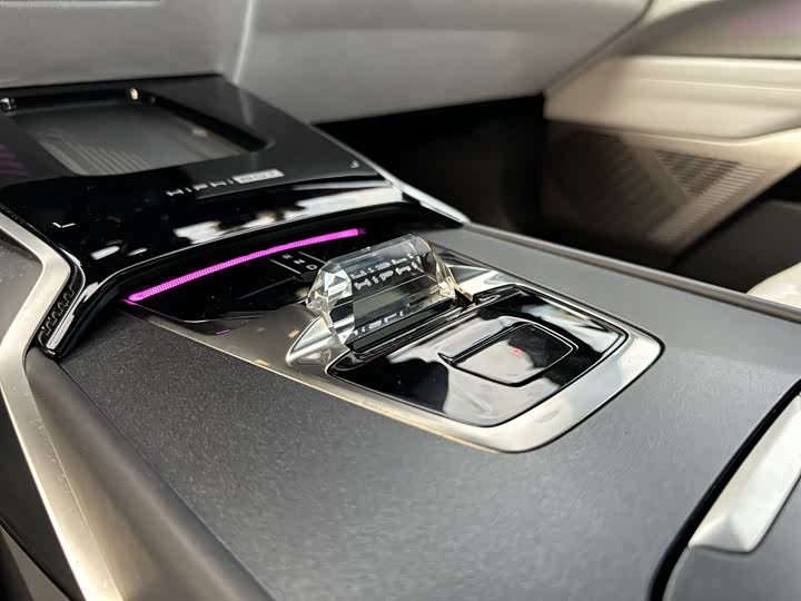 Фото 6 - HiPhi Z