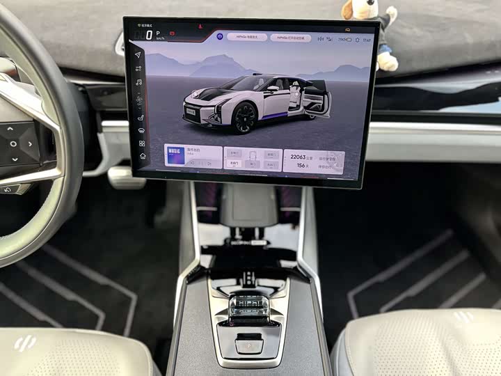 Фото 9 - HiPhi Z