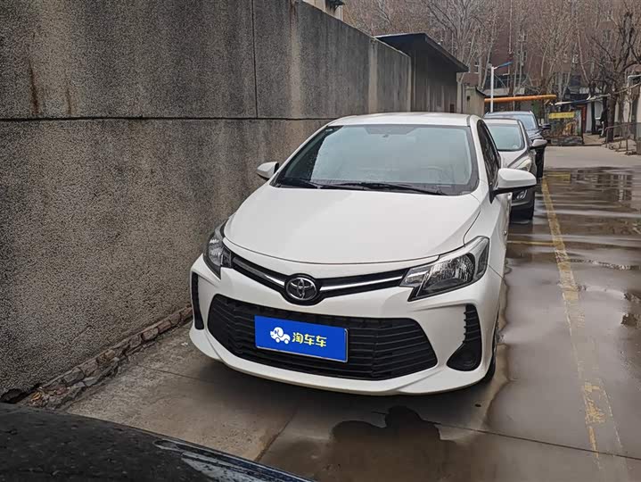 Фото 2 - Toyota Vios