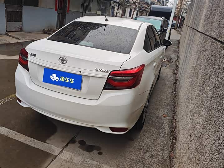 Фото 3 - Toyota Vios