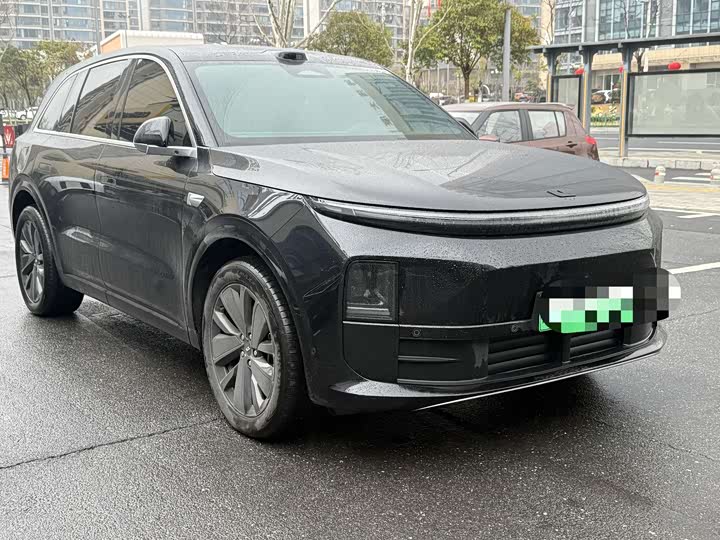 Photo 2 - LiXiang L6