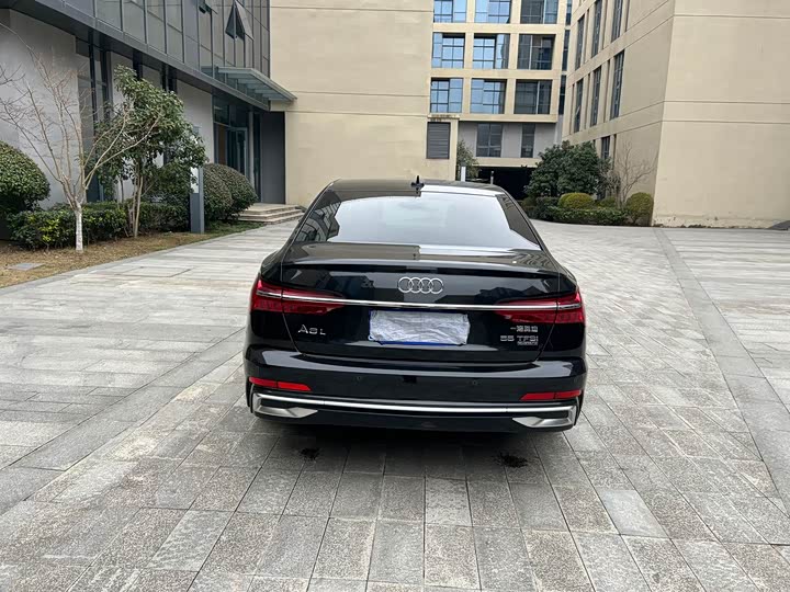 Фото 7 - Audi A6L