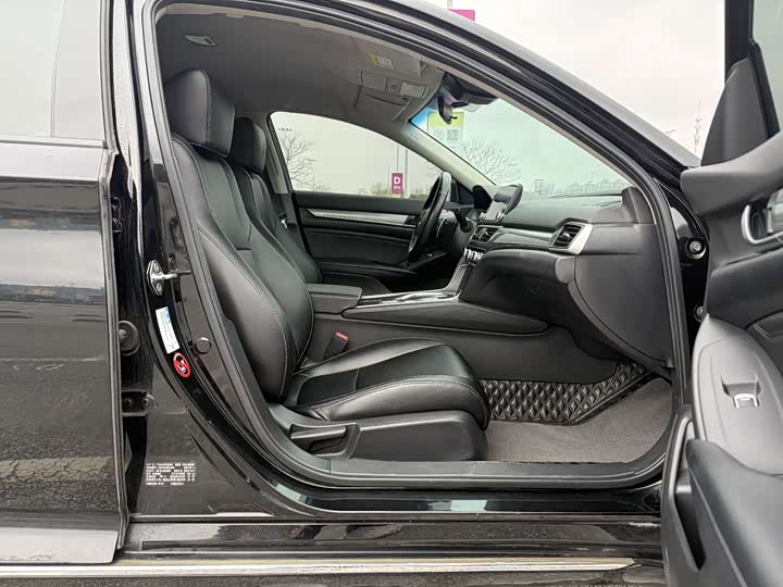 Фото 7 - Honda Accord