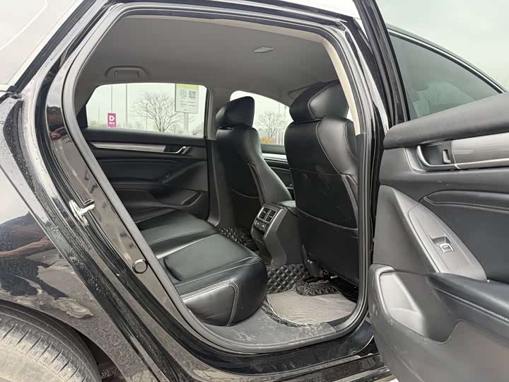 Фото 8 - Honda Accord