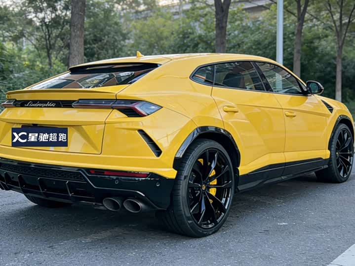 Фото 4 - Lamborghini Urus