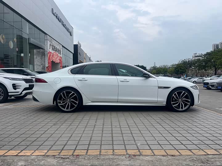 Фото 3 - Jaguar XF L