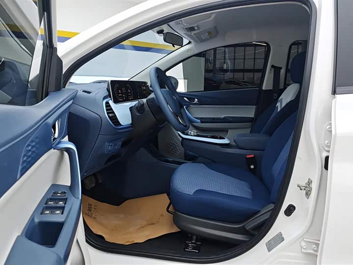 Фото 9 - Changan BenBen E-Star