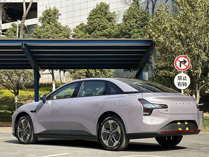 Фото 6 - XPeng Mona M03