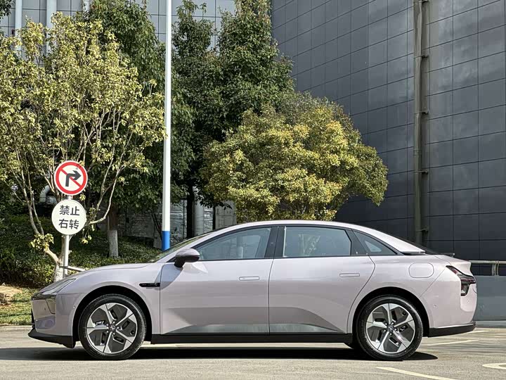 Фото 7 - XPeng Mona M03