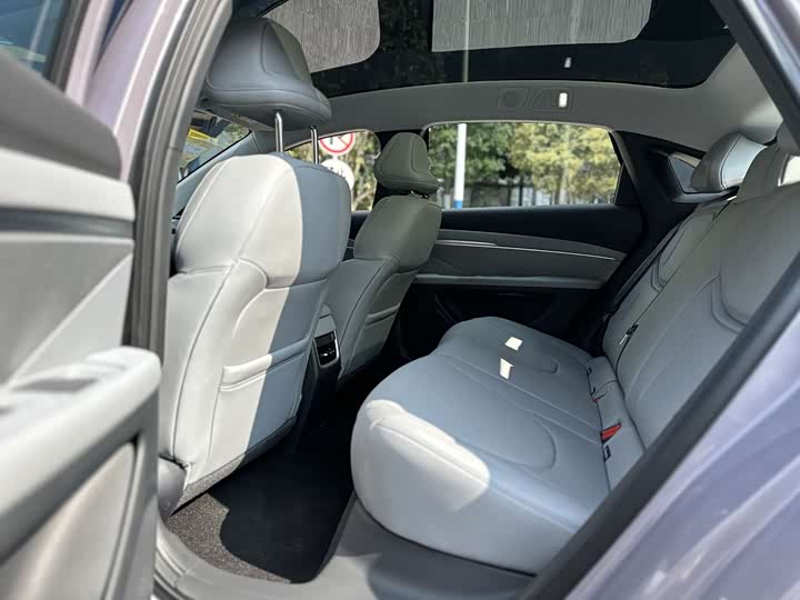 Фото 8 - XPeng Mona M03