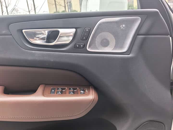 Фото 5 - Volvo XC60 Hybrid