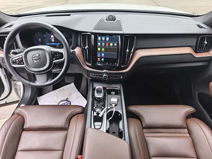 Фото 7 - Volvo XC60 Hybrid