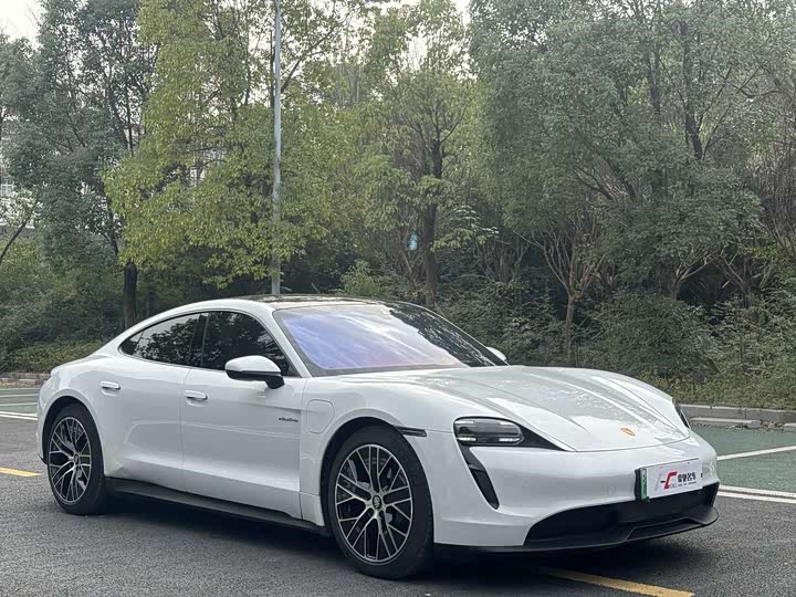 Photo 1 - Porsche Taycan