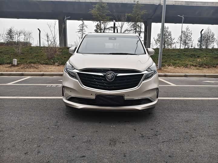 Photo 2 - Buick GL8 ES