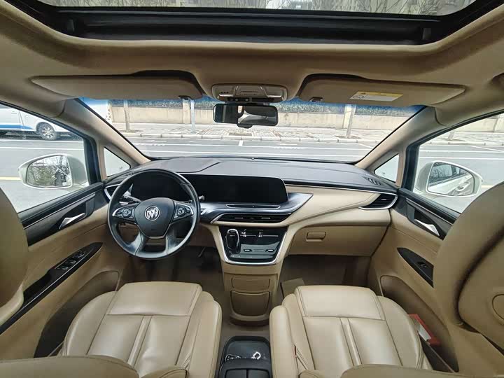 Photo 5 - Buick GL8 ES