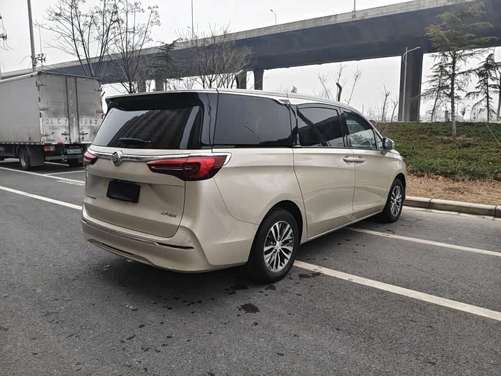 Photo 9 - Buick GL8 ES