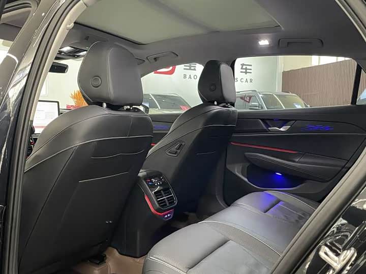 Фото 3 - Volkswagen Passat