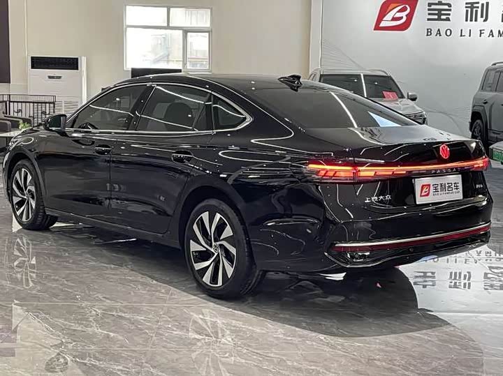 Фото 4 - Volkswagen Passat