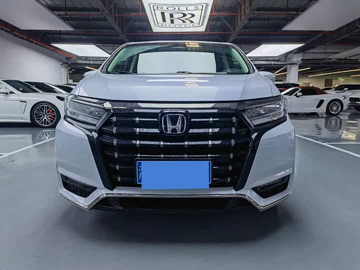 Фото 3 - Honda Elysion