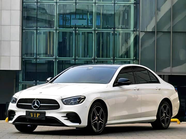 Фото 1 - Mercedes-Benz E-Class