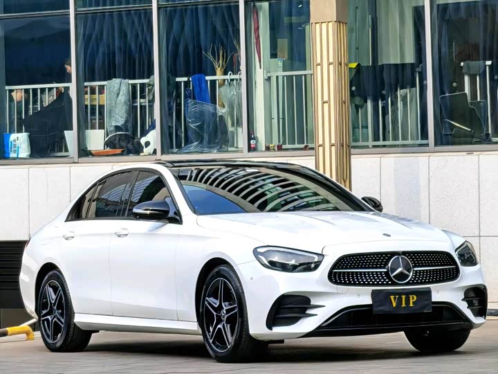 Фото 2 - Mercedes-Benz E-Class