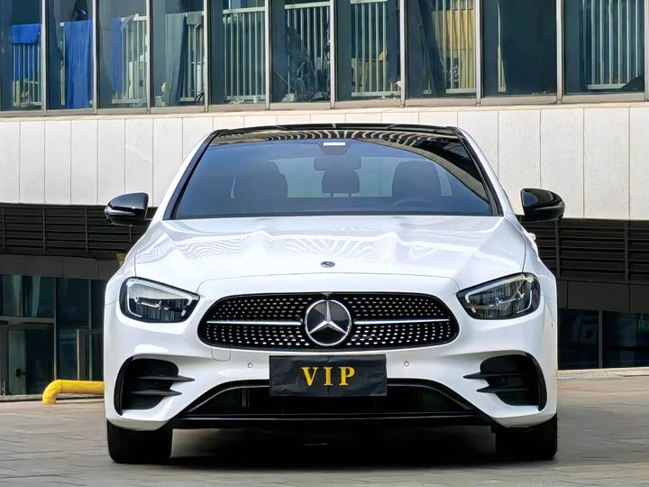 Фото 4 - Mercedes-Benz E-Class