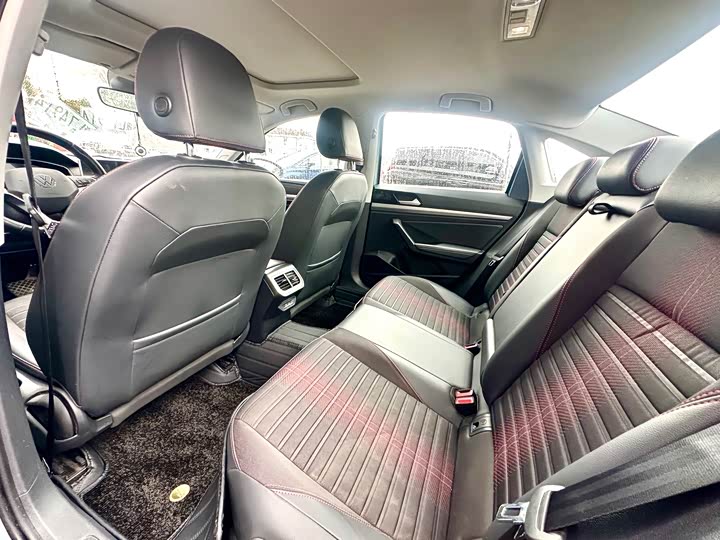 Фото 8 - Volkswagen Lavida