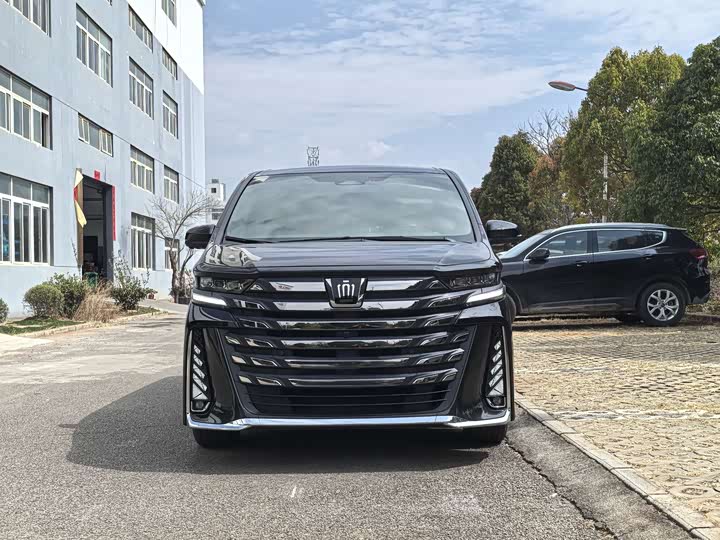 Photo 2 - Toyota Vellfire